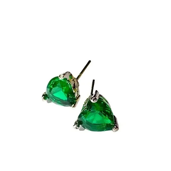 Green Heart Shaped Crytal Gemstones in 925 Sterling Silver Filled Earrings - Picture 6 of 6